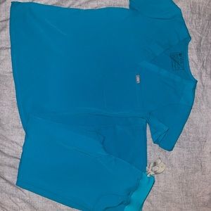 Brand new figs scrub set